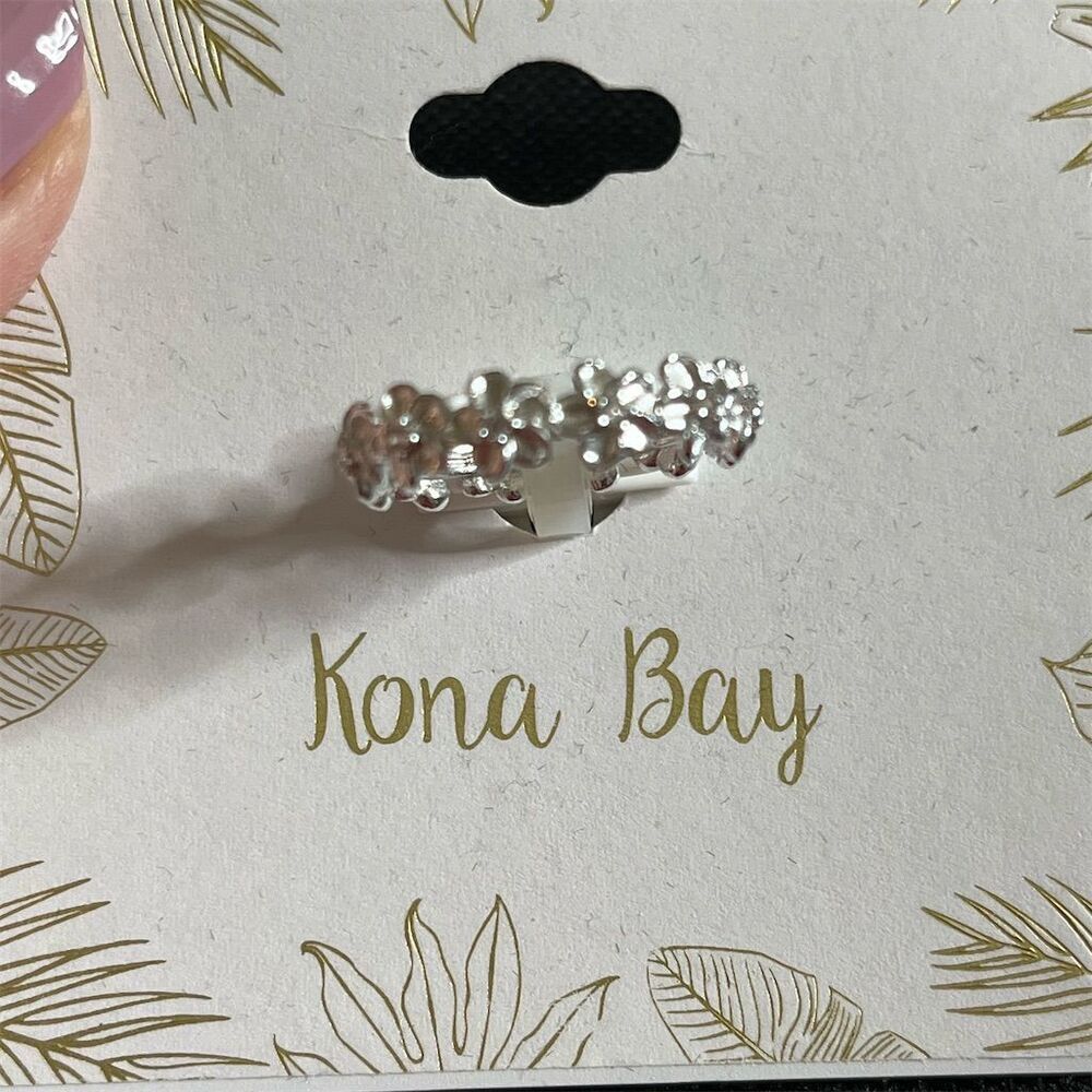 Kona Silver-Plated Daisy Flower Cluster Ring Floral Elegant​